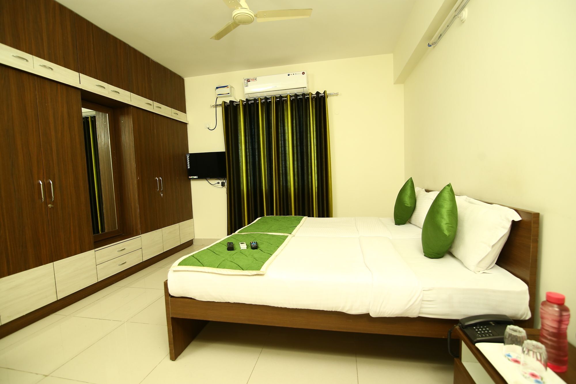 Hotel Fresh Living Prime Hitech à Haïdarabad Extérieur photo