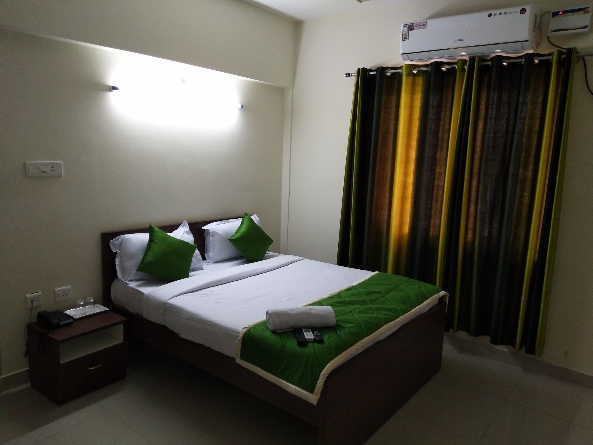 Hotel Fresh Living Prime Hitech à Haïdarabad Extérieur photo